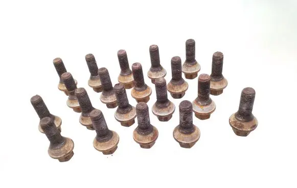 Opel Vivaro Nuts/bolts 