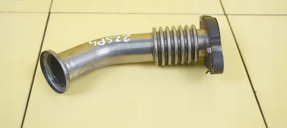 Suzuki Grand Vitara II EGR valve line/pipe/hose F9QB2