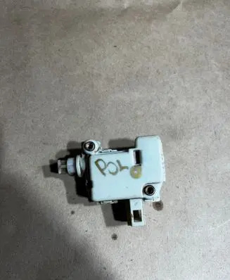 Volkswagen Polo IV 9N3 Tailgate boot lock/latch motor 3B0959781C 86113112