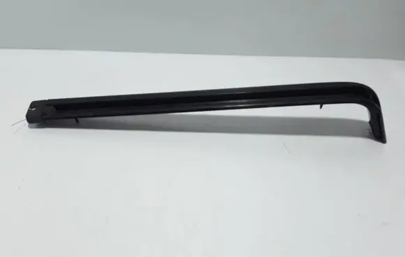 Dacia Dokker Sliding door middle roller runner 777606702R