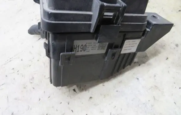 KIA Rio Relay mounting block 91281-H8900