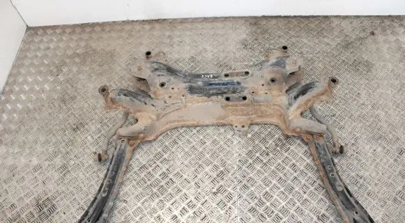 Toyota RAV 4 (XA40) Front subframe