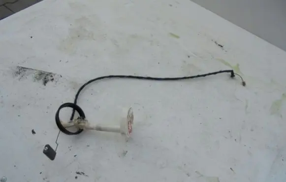 Renault Koleos I Fuel level sensor POMPAPYWAK