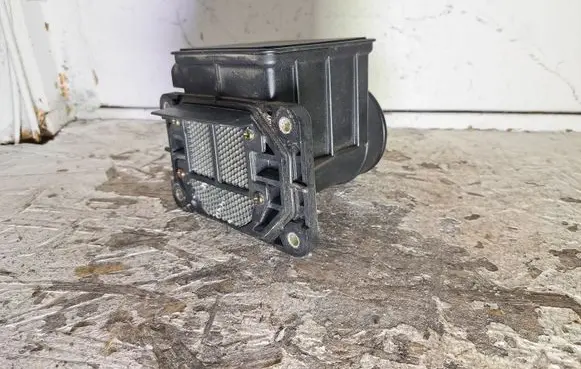 Mitsubishi Galant Mass air flow meter E5T05471 455 3205
