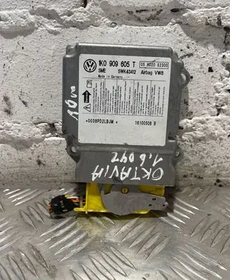 Skoda Octavia Mk2 (1Z) Airbag control unit/module 1K0909605T