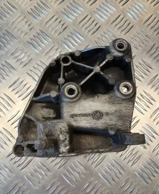 BMW X3 E83 A/C compressor mount bracket 7794614