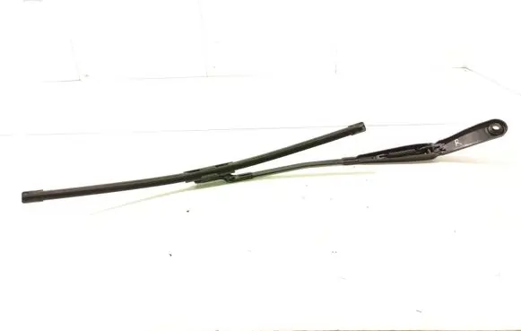 Volvo XC70 Front wiper blade arm 31276004