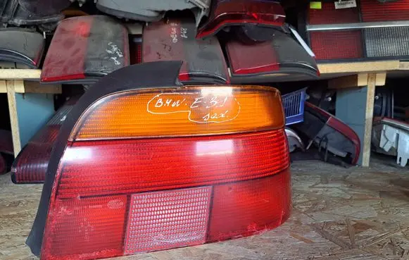 BMW 5 E39 Rear/tail lights 8358032 2VP00724002