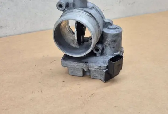 Audi A6 S6 C6 4F Throttle valve 408240241002 4E0145950C 051741