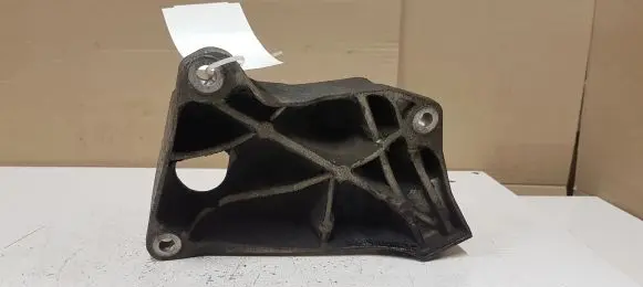 BMW 5 F10 F11 Engine mounting bracket 22116781241 6781241 19664510