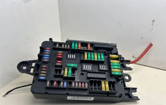 BMW X5 F15 Fuse module 6819651 948993 19325000005