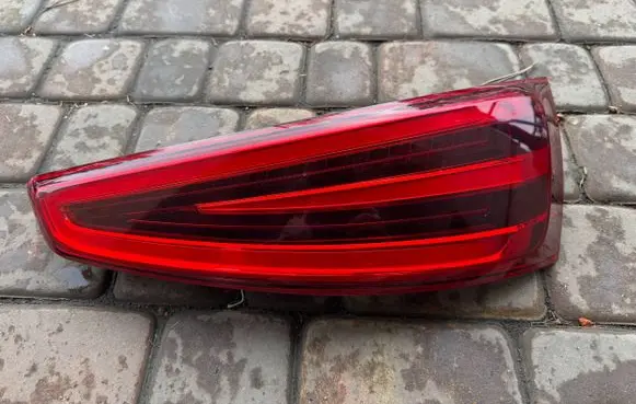 Audi Q3 8U Tailgate rear/tail lights 8U0945094A S2501L001