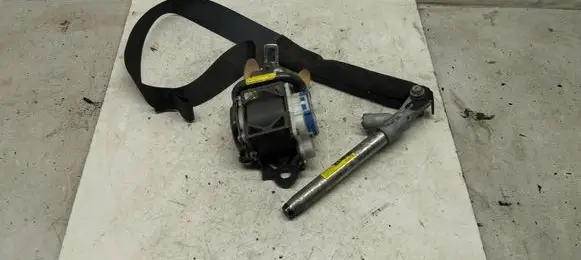 Mazda 6 Front seatbelt 1077419 1101909