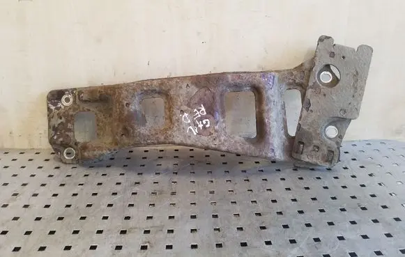 Volvo XC90 Rear differential/diff mount bracket 