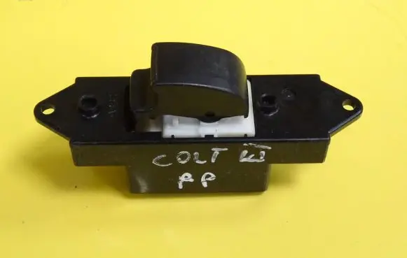 Mitsubishi Colt Electric window control switch MR587944