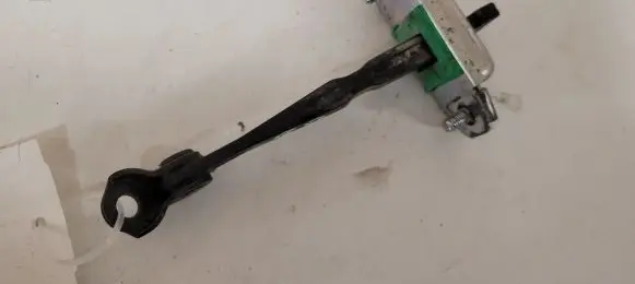 KIA Sorento Rear door check strap stopper