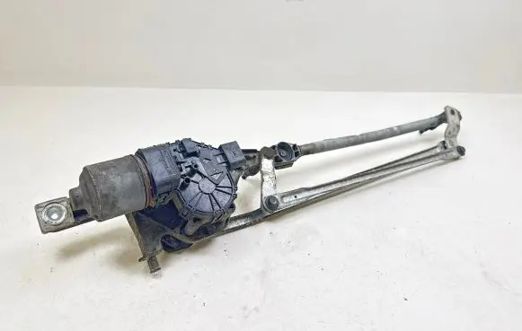 Ford Focus Front wiper linkage and motor BP4K67340 4M5117508AA 0390241031