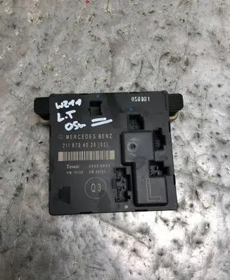 Mercedes-Benz E W211 Door control unit/module 2118704026