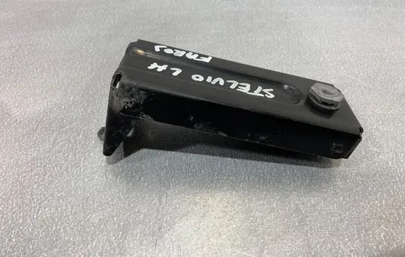 Alfa Romeo Stelvio Headlight/headlamp mounting bracket B4227F