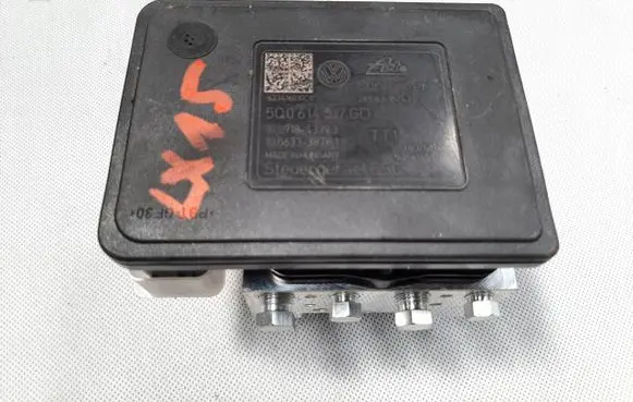 Volkswagen PASSAT ABS Pump 5Q0614517