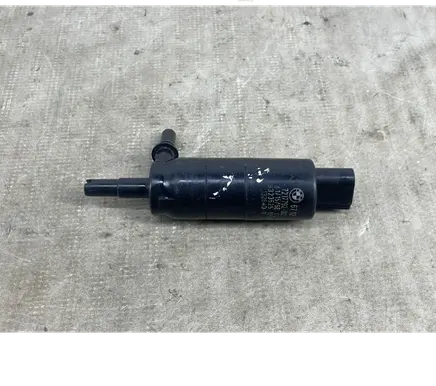 BMW 5 F10 F11 Headlight washer pump 7217792