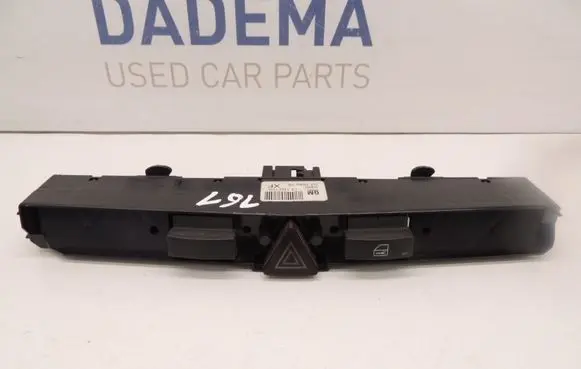 Opel Astra H Hazard light switch 13100105 D161