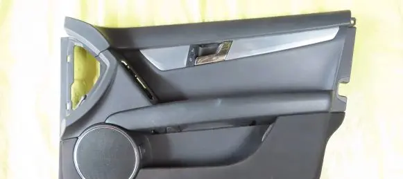 Mercedes-Benz C W204 Front door trim bar A2047208762 9D88 A2045409533