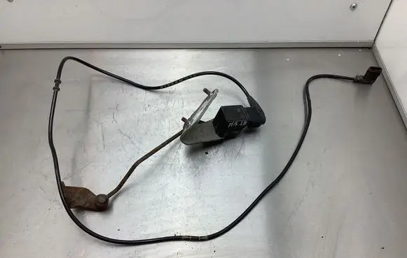Mercedes-Benz E W211 Air suspension front height level sensor A0105427717