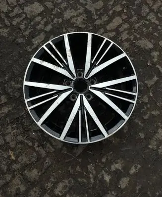 Volkswagen Beetle A5 R17 alloy rim 5C0601025BQ
