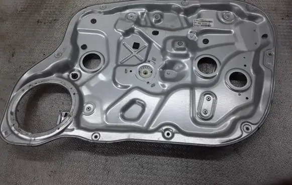 KIA Ceed Front window lifting mechanism without motor 824801H070