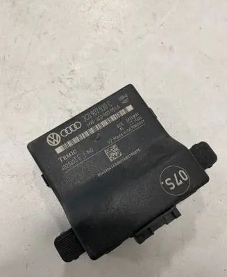 Volkswagen PASSAT B6 Gateway control module 3C0907530C 402063 3C0907951A