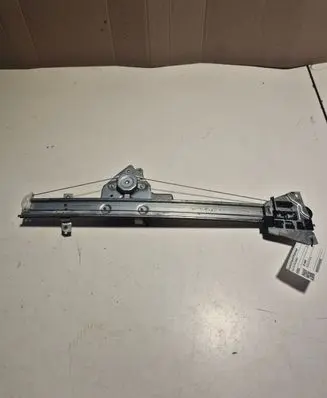 Mitsubishi Pajero Front door window regulator with motor MR989948