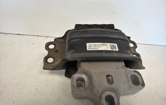 Volkswagen Tiguan Gearbox mount 5QA199555C
