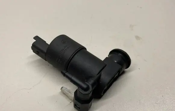 Nissan Almera Tino Windscreen/windshield washer pump 8200194414