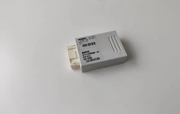 BMW 5 E60 E61 Air suspension control unit module (rear) 6766280 37146766280 3714676628001