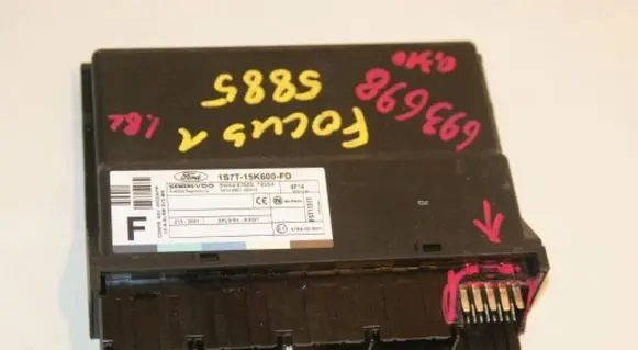 Ford Focus Door central lock control unit/module 1S7T15K600FD