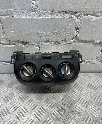 Toyota RAV 4 (XA20) Climate control unit 5590042220