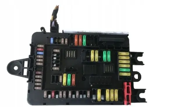 BMW 1 F20 F21 Fuse module 9389070