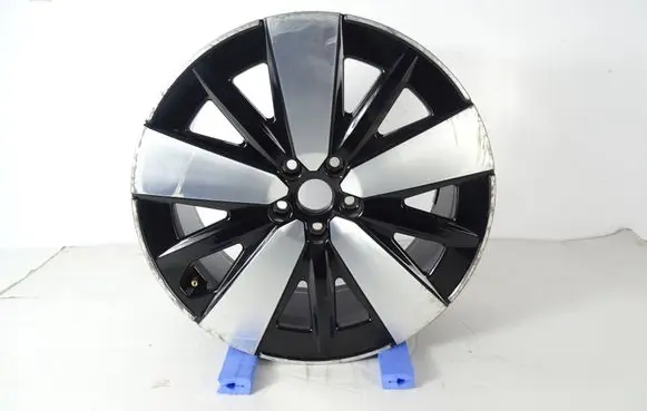 Ford Capri EV Original wheel cap R2KC1007N1A J17KCMED