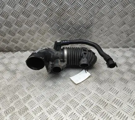 BMW 5 G30 G31 G38 Air intake duct part 8571705 8583647