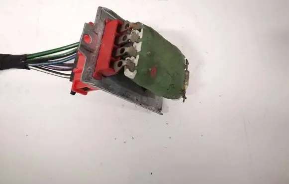 Volkswagen PASSAT B5 Heater blower motor/fan resistor 8D0959263