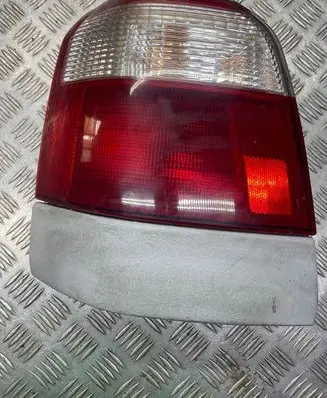 Subaru Forester SF Rear/tail lights 22020697 12V215W