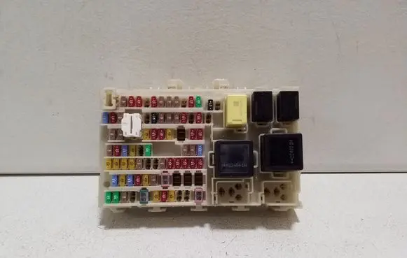 Nissan Qashqai J12 Fuse module 243506RA0B