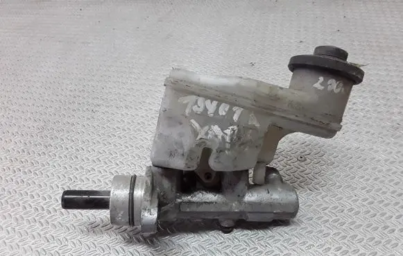 Toyota Yaris Master brake cylinder