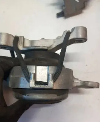 Volvo V40 Engine mount bracket 31359639