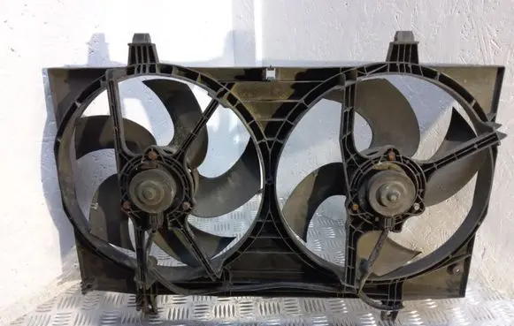 Nissan Almera Tino Radiator cooling fan shroud