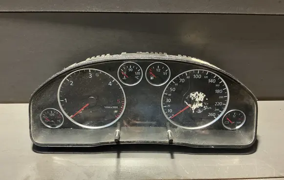 Speedometer (instrument cluster)