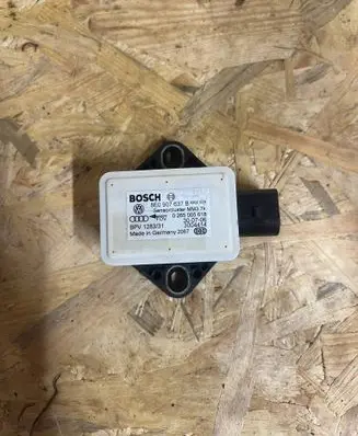 Audi A6 S6 C6 4F ESP acceleration yaw rate sensor 8E0907637B 0265005618