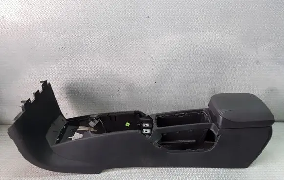 Volvo V50 Center console 30755349