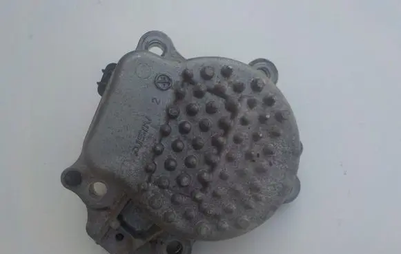Toyota Auris E180 Water pump 9679999u